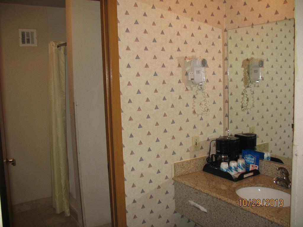 Deluxe Queen Room Two Queen Beds