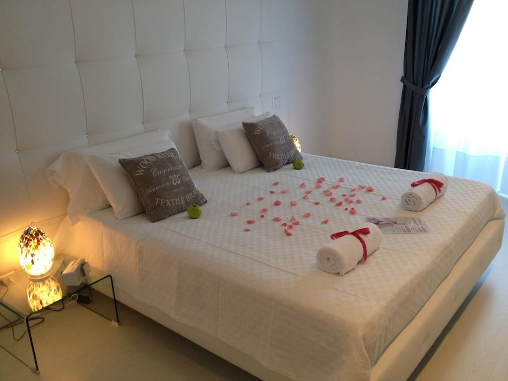 Large Double Room,381938599:JPEG