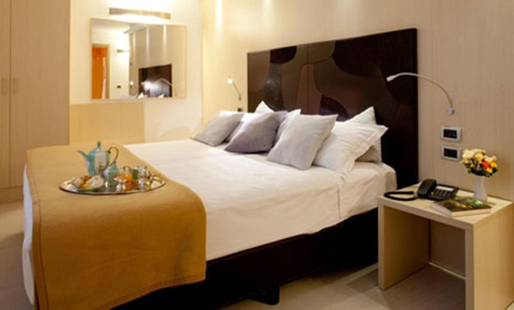 Classic Double Room,985134361:JPEG