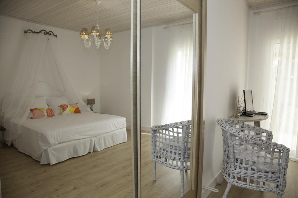 Habitación Doble Deluxe con balcón y vistas al mar