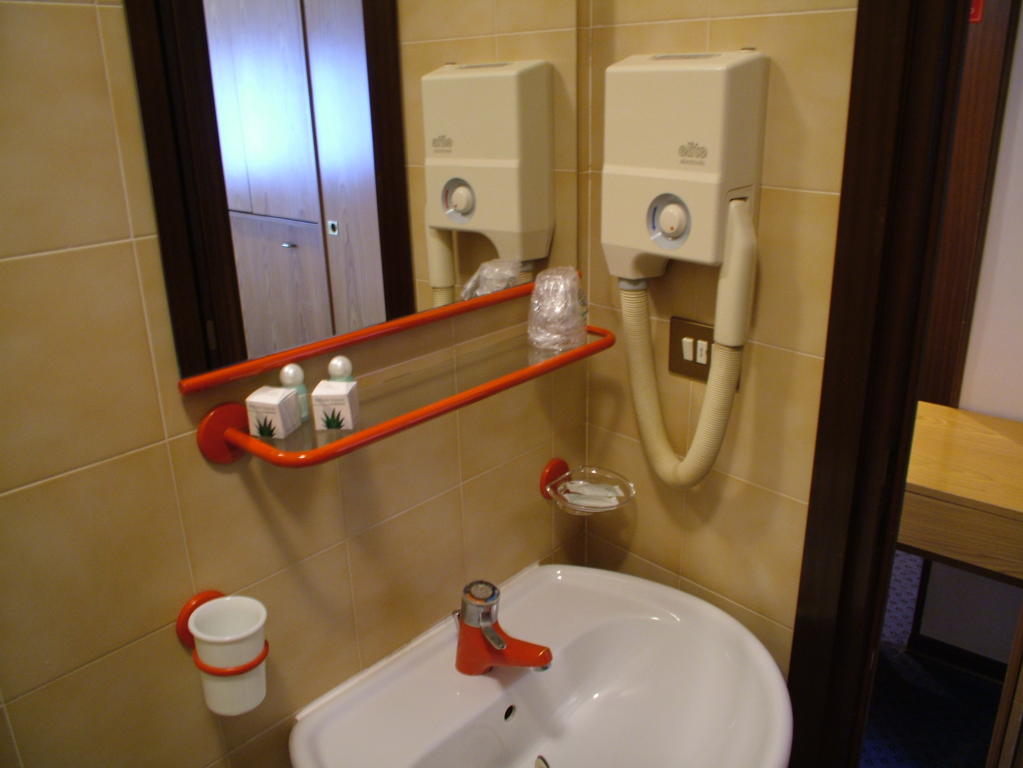 Classic Single Room,248774241:JPEG