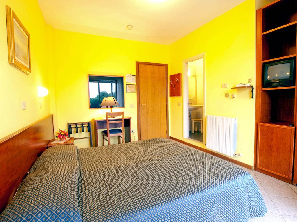 Double or Twin Room,249818505:JPEG