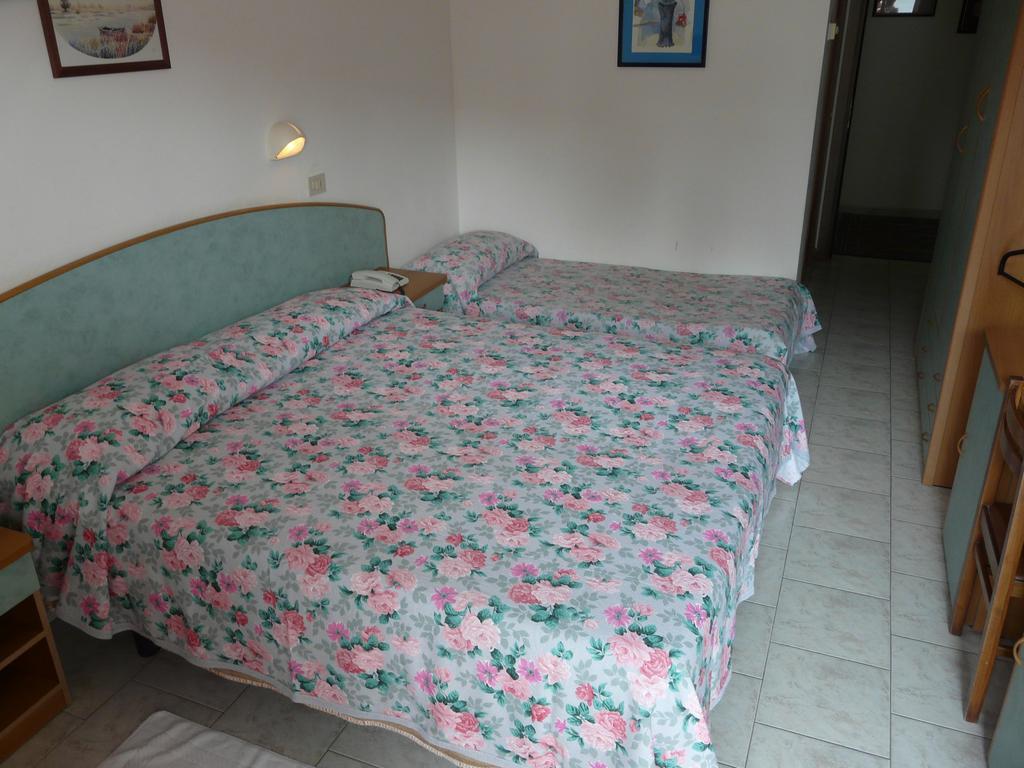 Triple Room,249940253:JPEG