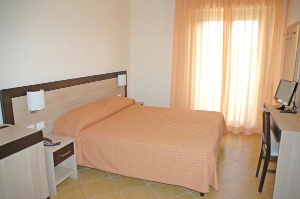 Standard Double Room,806246604:JPEG
