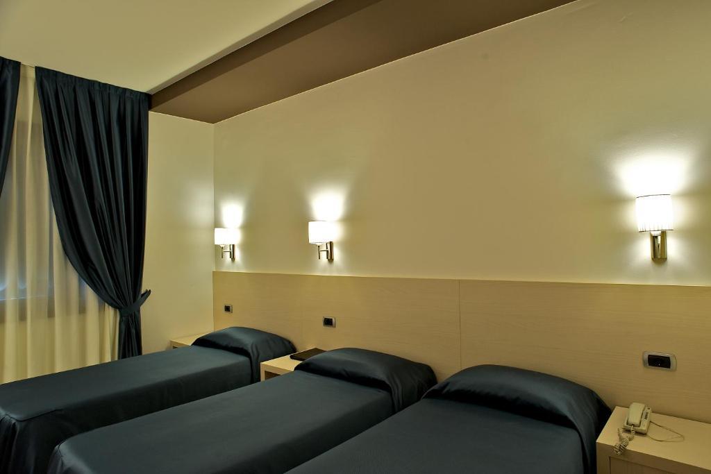 Double or Twin Room,25044435:JPEG
