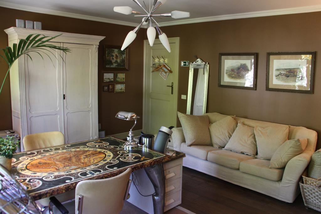 Double Room Sitting Area