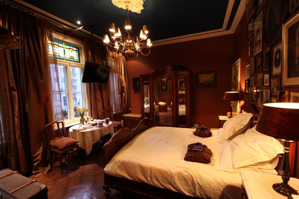 Double Room Private Bathroom