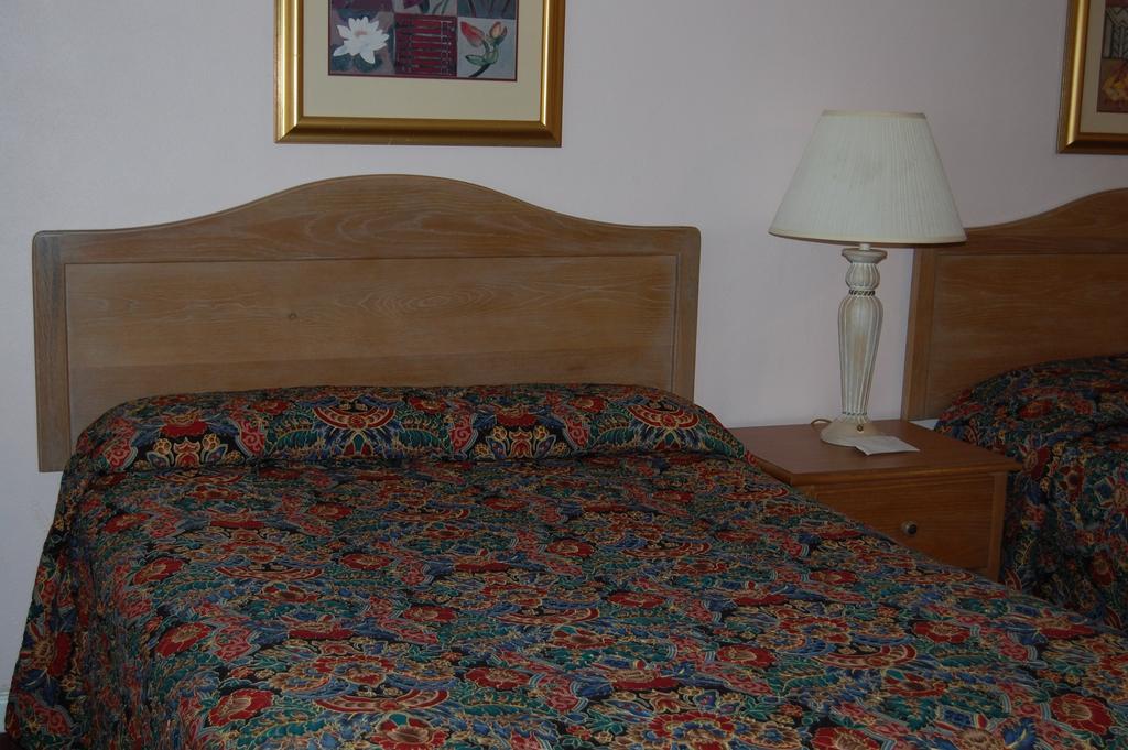 Double Room Two Double Beds Non-Smoking