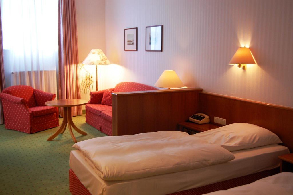 Single Room,250635637:JPEG
