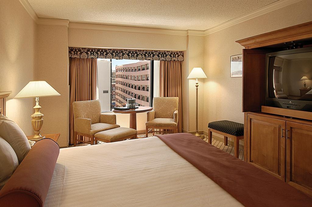 East Tower Luxury Spa Suite- Two Doubles