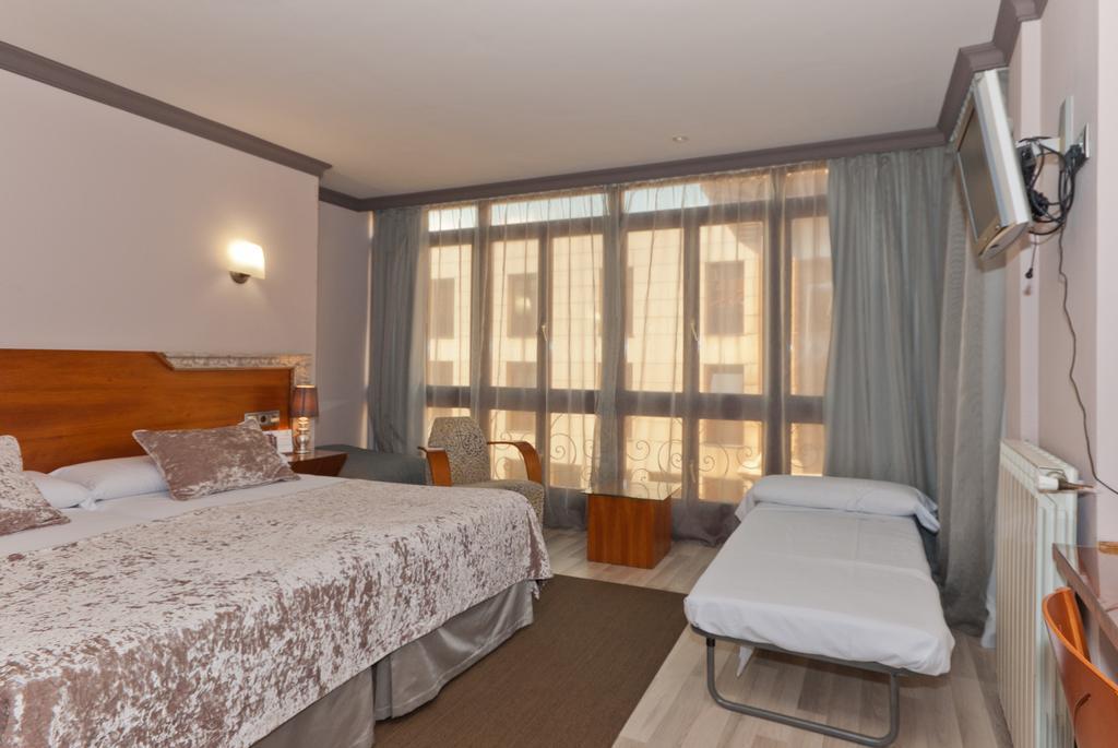 Triple Room,1479782897:JPEG