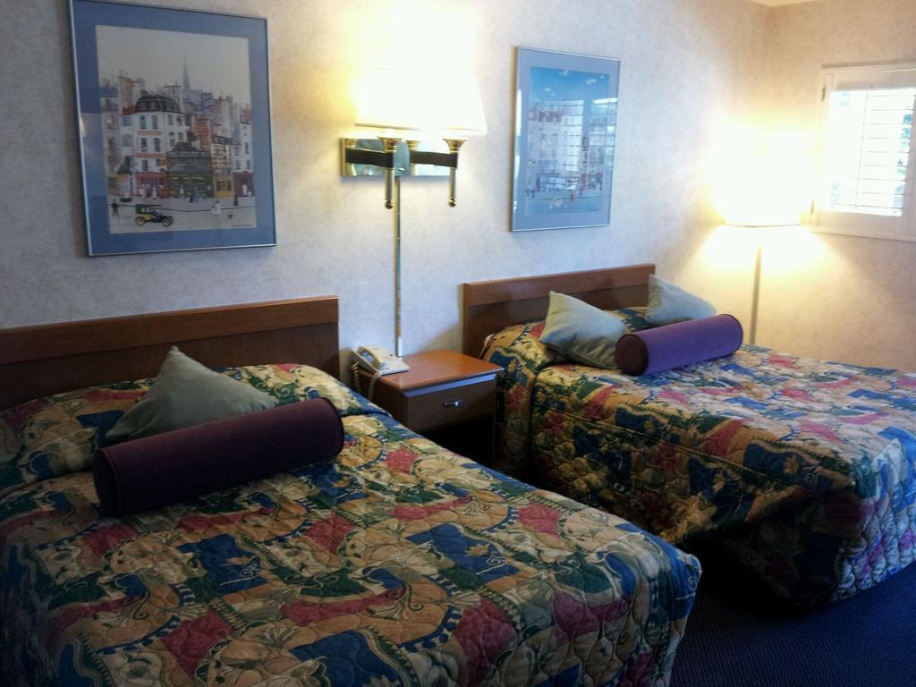 Room Two Double Beds