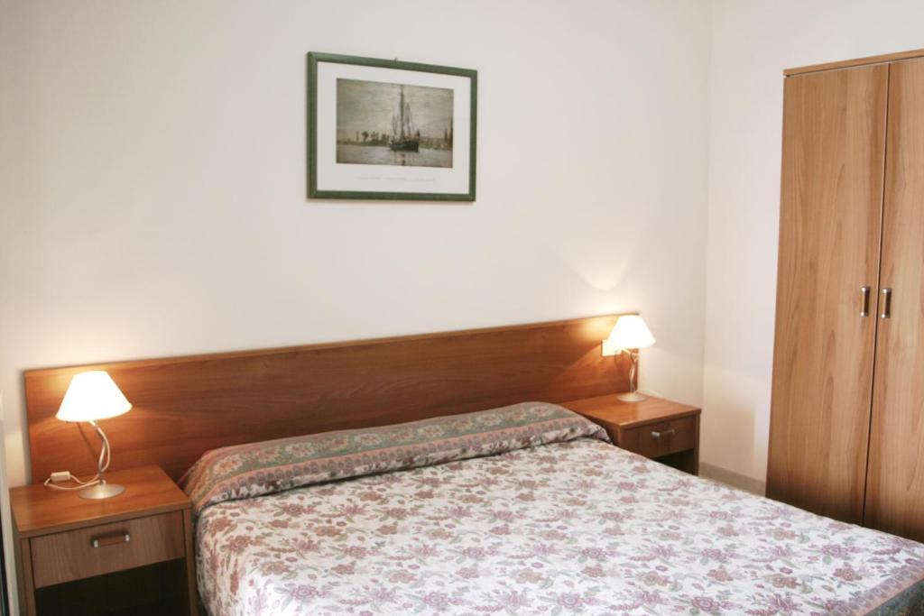 Standard Double Room,1742620207:JPEG
