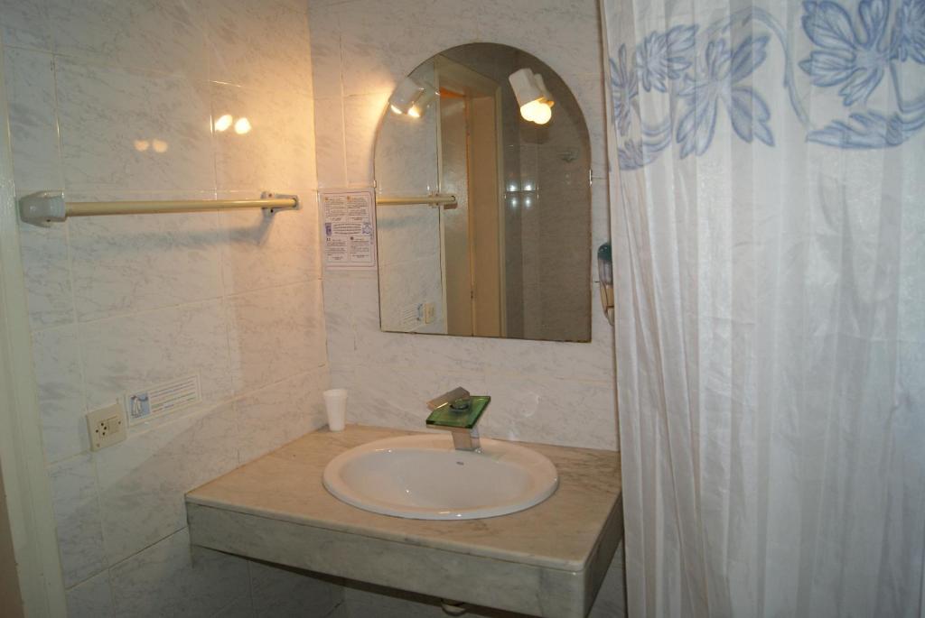 Double or Twin Room,37099456:JPEG