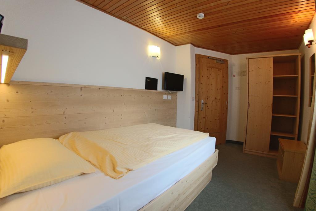 Standard Single Room,254049561:JPEG