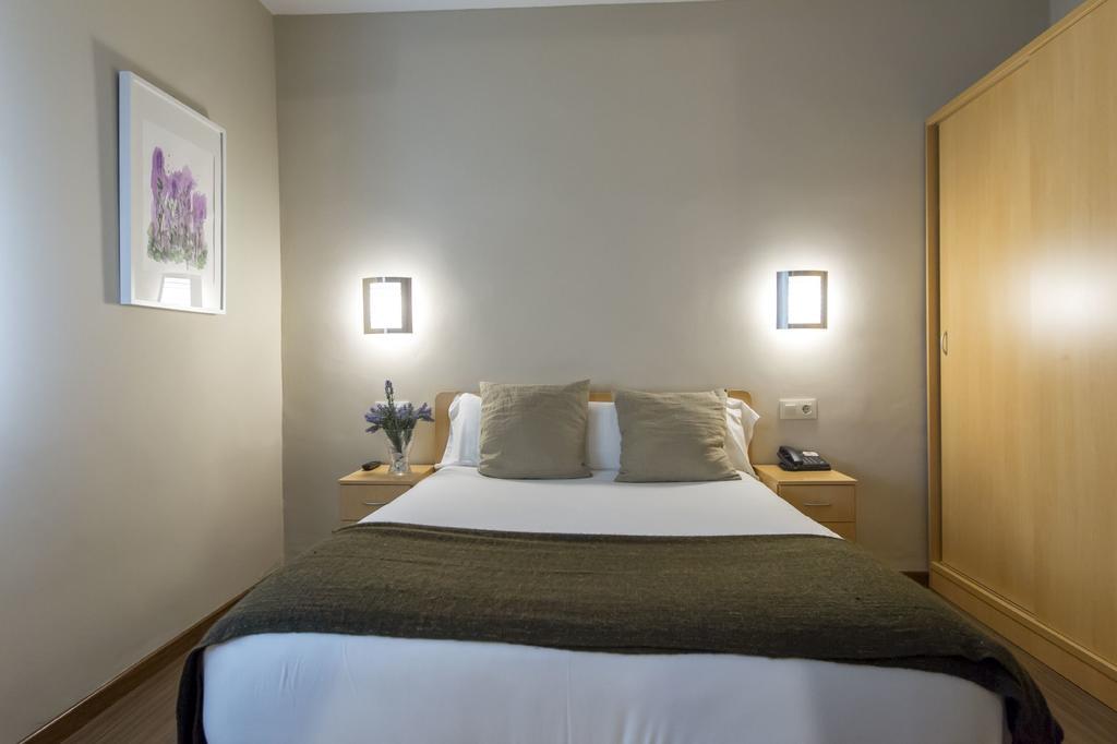 Standard Double or Twin Room,254132589:JPEG