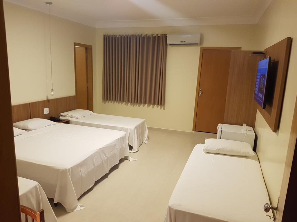 Quintuple Room