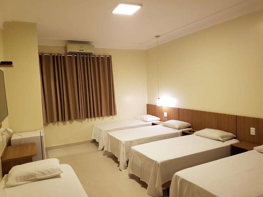 Quintuple Room