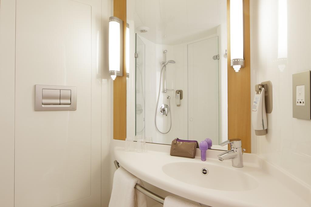 Standard Room 2 Single Beds