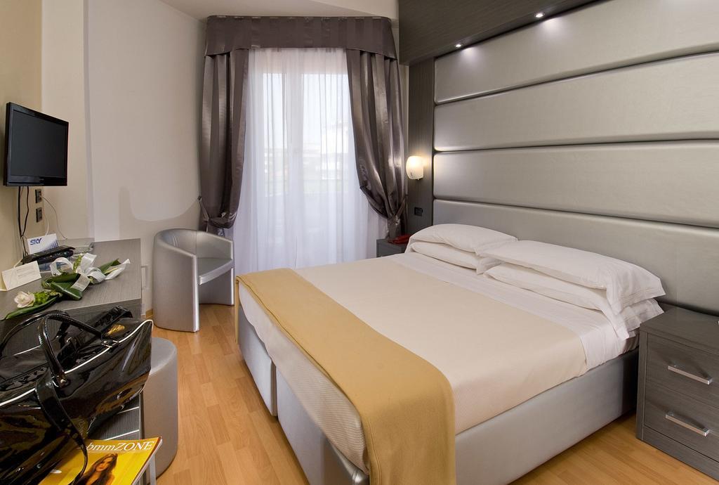 Double or Twin Room Sea View