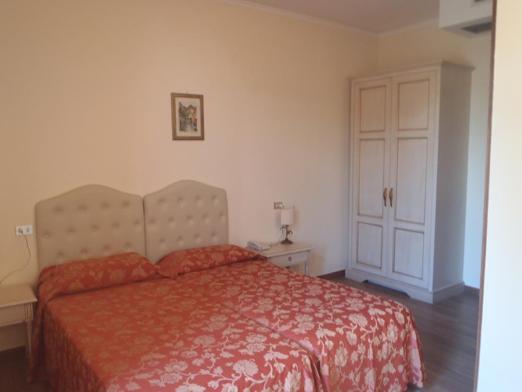 Double or Twin Room,1239466288:JPEG