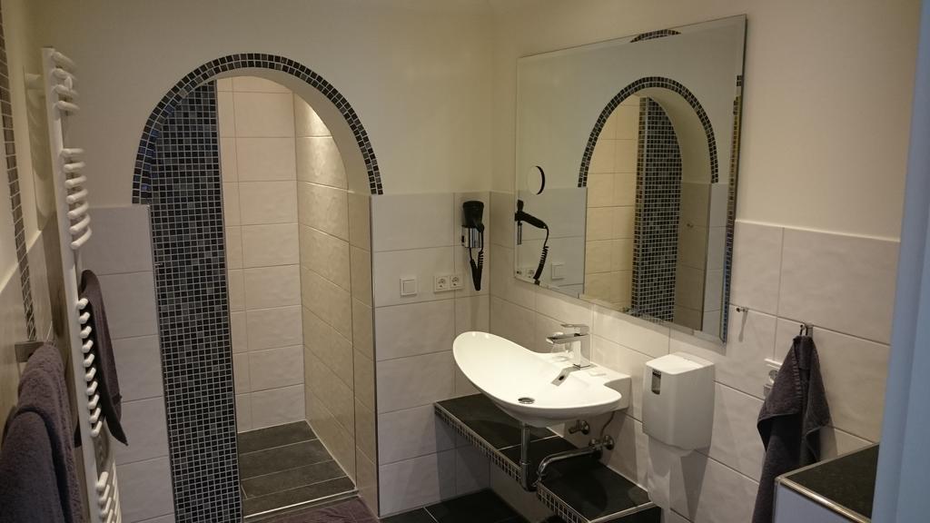 Deluxe Double Room Balcony,254894833:JPEG