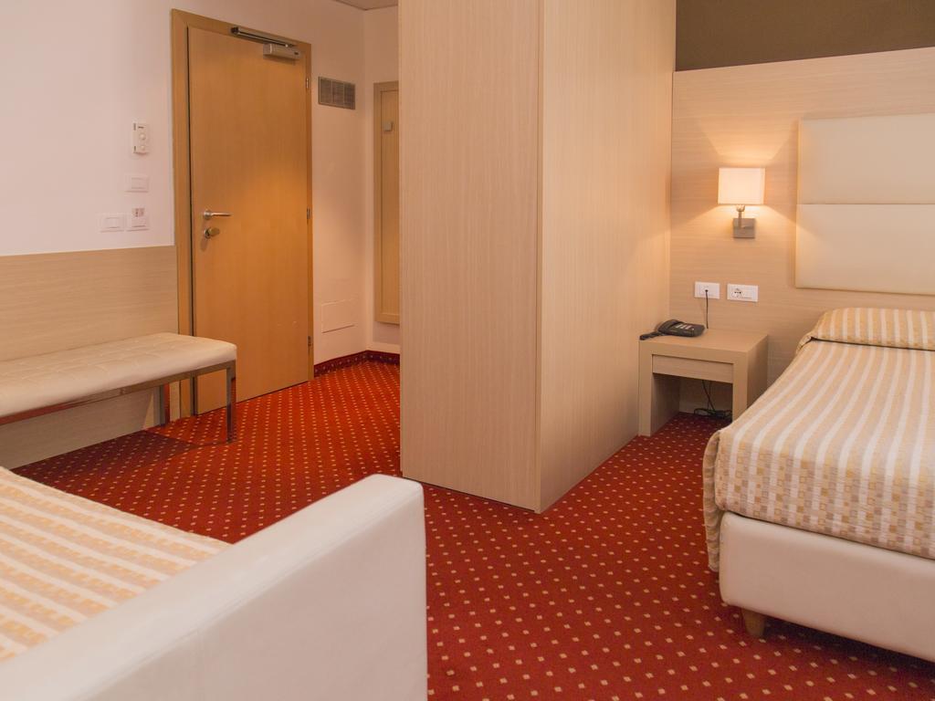 Superior Triple Room,254908205:JPEG