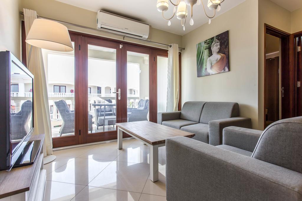 Two-Bedroom Suite,826498898:JPEG