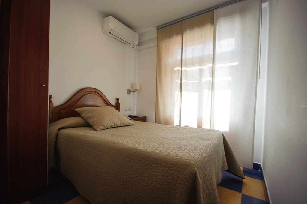 Single Room,255278565:JPEG