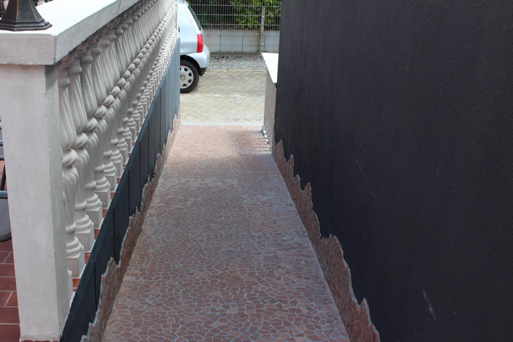 One-Bedroom Apartment Terrace