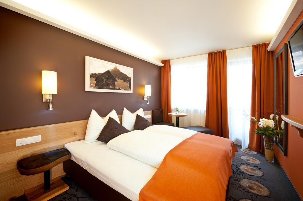 Double Room with Balcony,255746573:JPEG