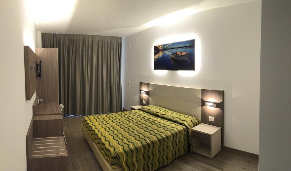 Double Room,255780677:JPEG