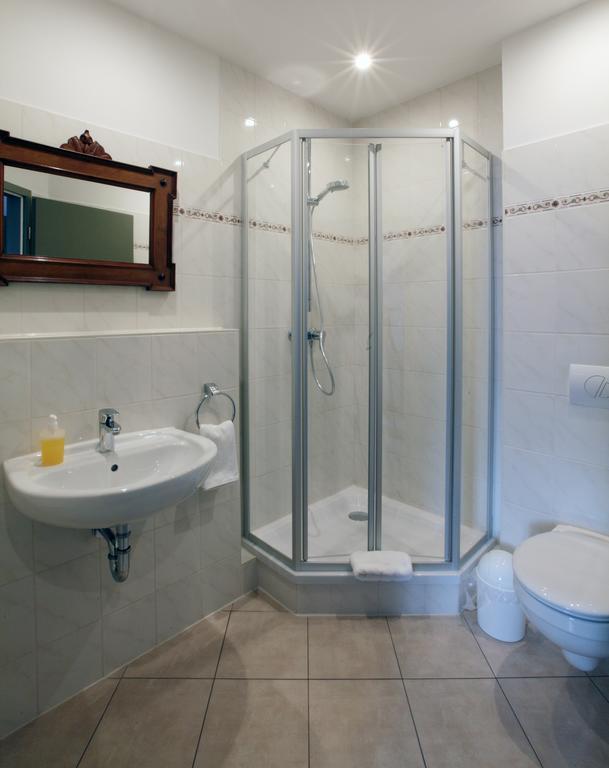 Single Room Bathroom