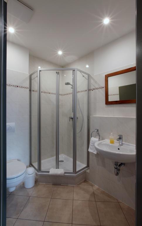 Single Room Bathroom