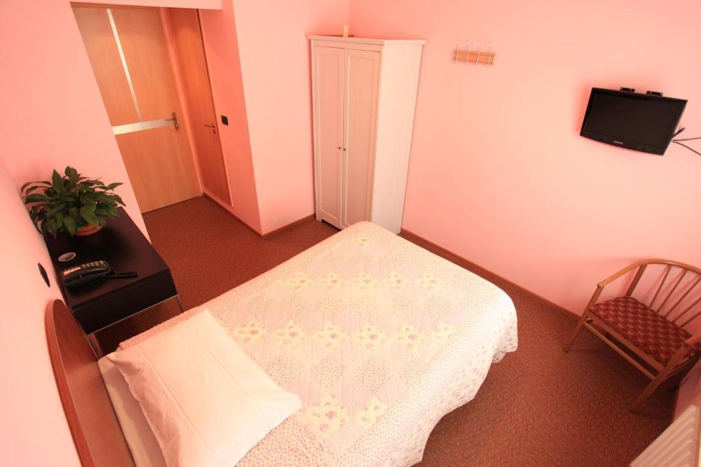 Single Room,110541639:JPEG