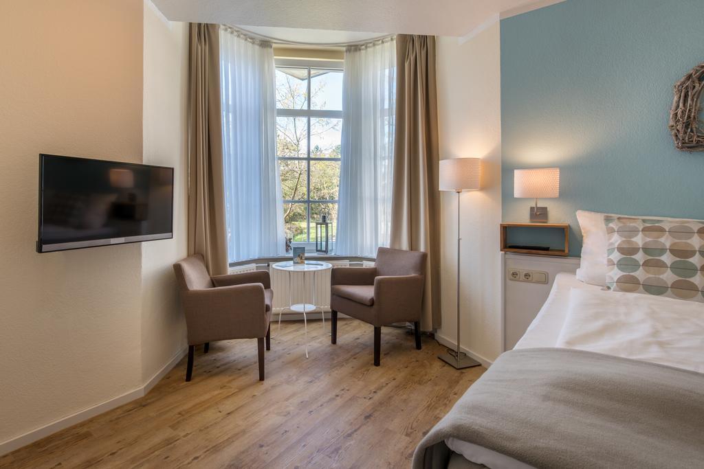 Middle Double Room