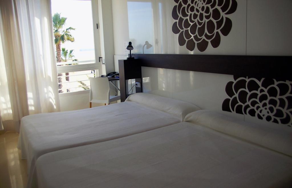 Standard Twin Room Sea View,684896169:JPEG