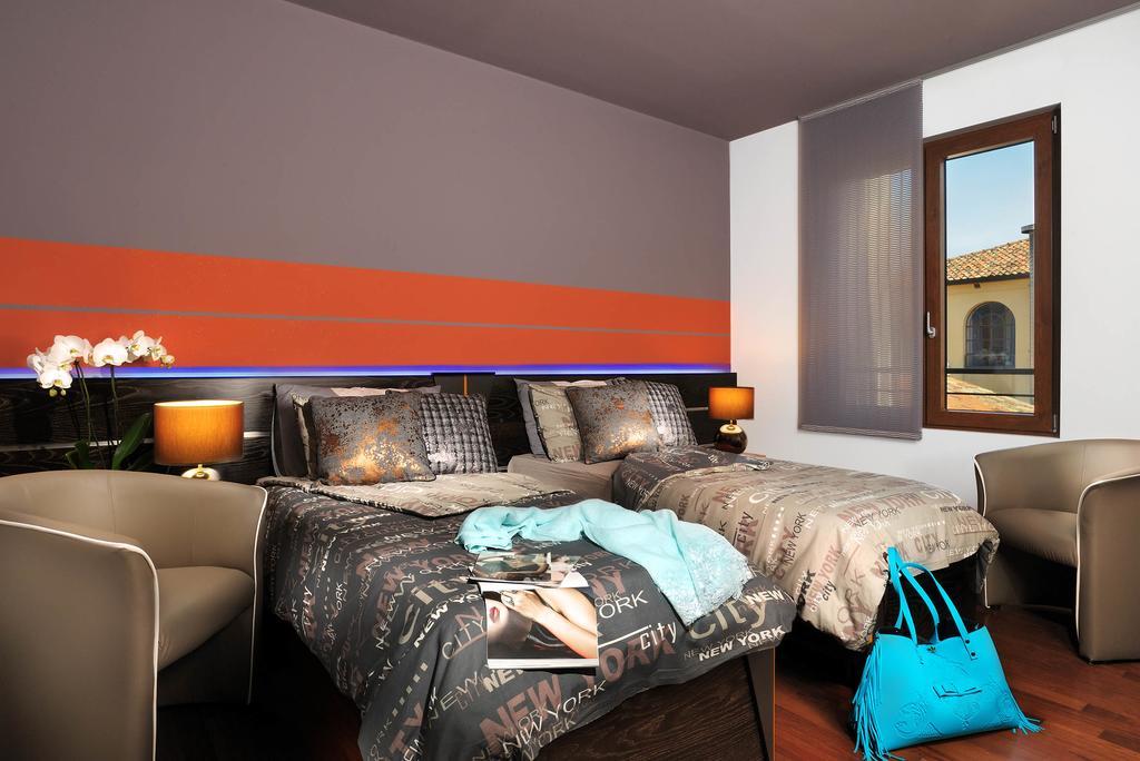 Double or Twin Room Private Bathroom