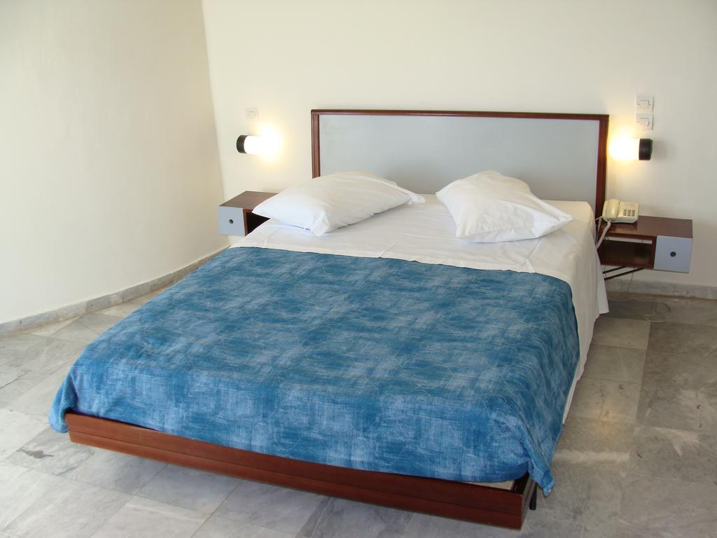 Double Room Pool View,256524361:JPEG