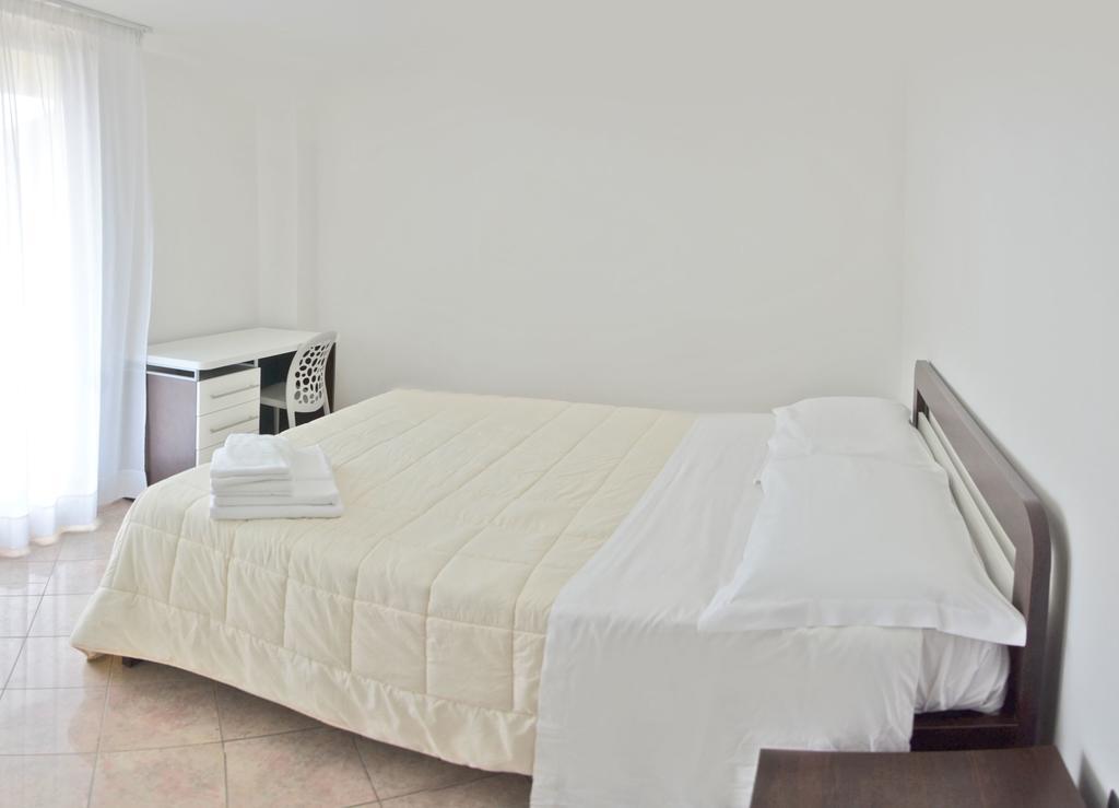 One-Bedroom Apartment Sofa Bed,256776057:JPEG