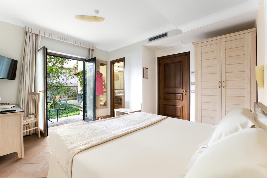 Double Room,257989277:JPEG