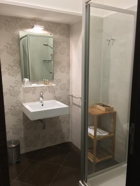 Deluxe Double Room Balcony,1662413357:JPEG