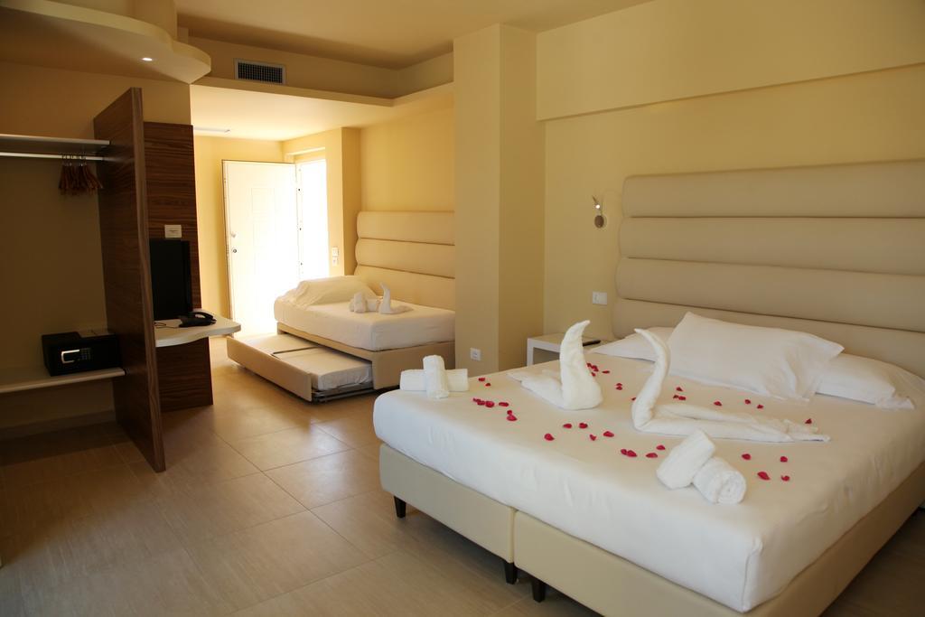 Classic Quadruple Room,1086060124:JPEG