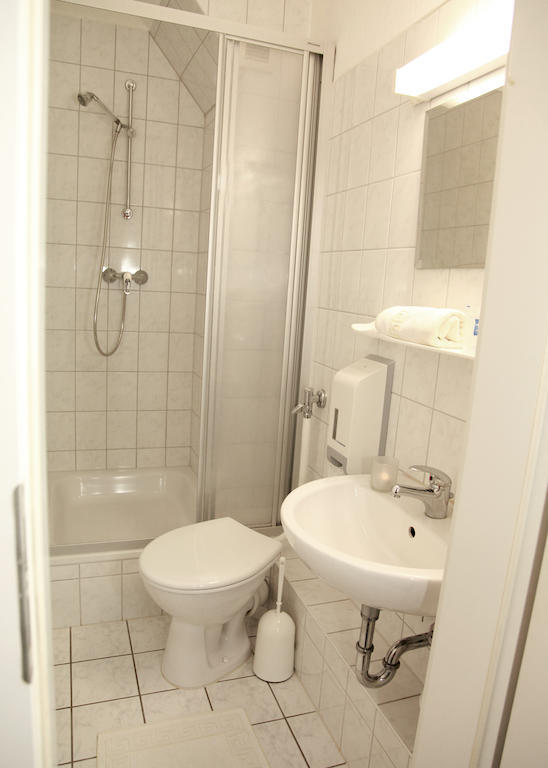Single Room 1,258317373:JPEG