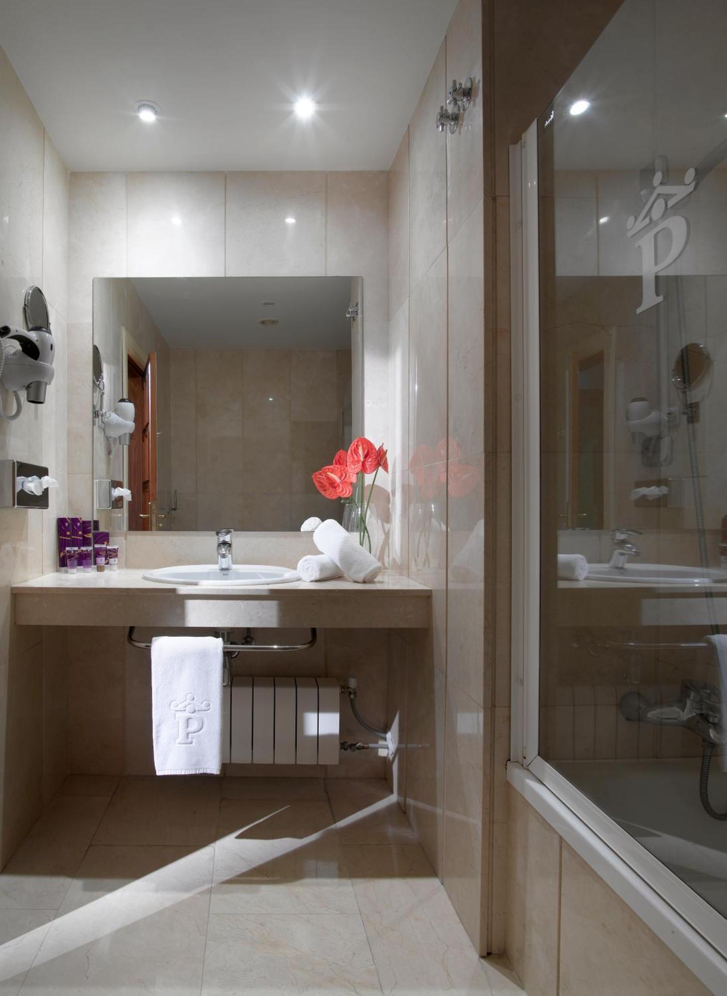Habitación Doble Estándar (3 adultos)
