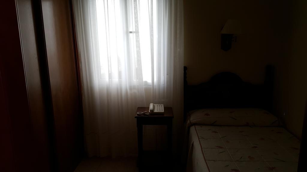 Single Room Bathroom,631344789:JPEG