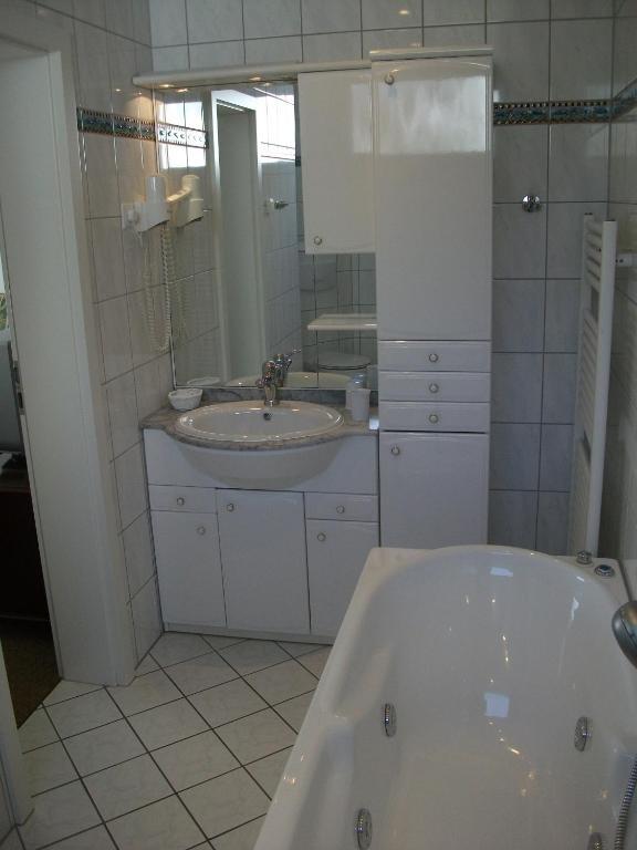 Standard Double Room,1657866083:JPEG