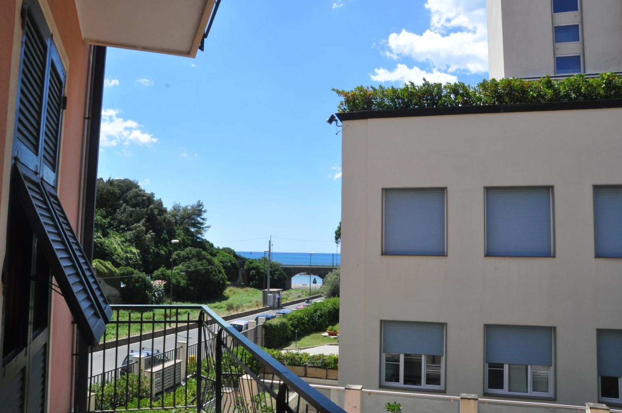 One-Bedroom Apartment,1390015874:JPEG