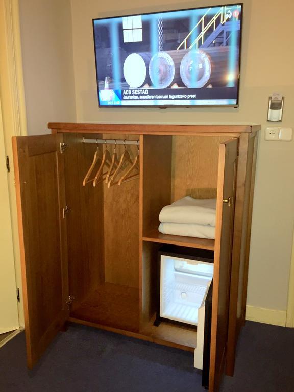 Small Double Room,401494113:JPEG