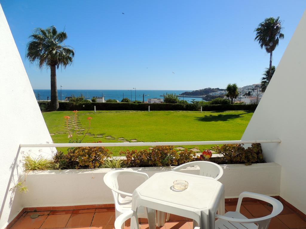 One-Bedroom Apartment Frontal Sea View